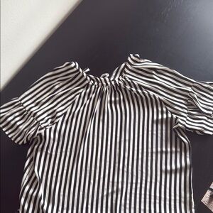 LOFT Black and White Puff Sleeve Blouse